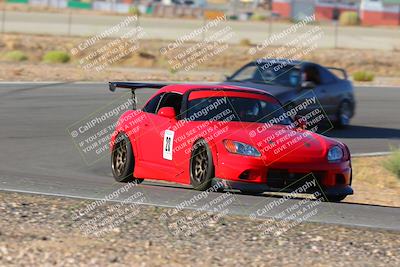 media/Oct-01-2022-Team Topak Racing (Sat) [[f860fb51be]]/4-Inter Low 1/session 1 turn 3/